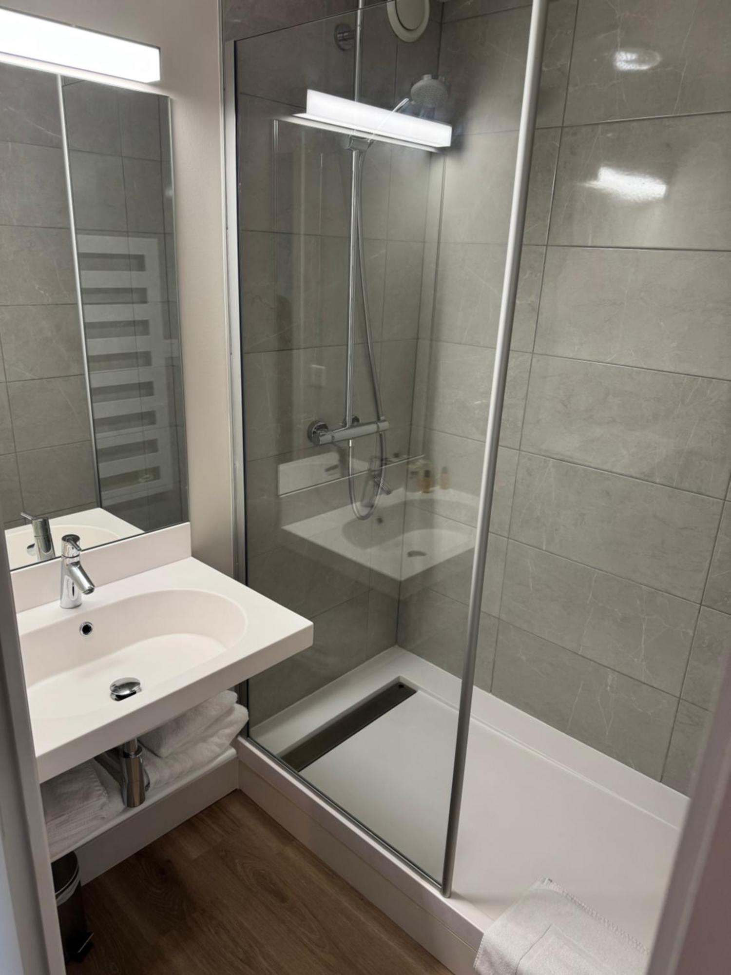 Karaez Hotel - Brithotel Carhaix Ngoại thất bức ảnh