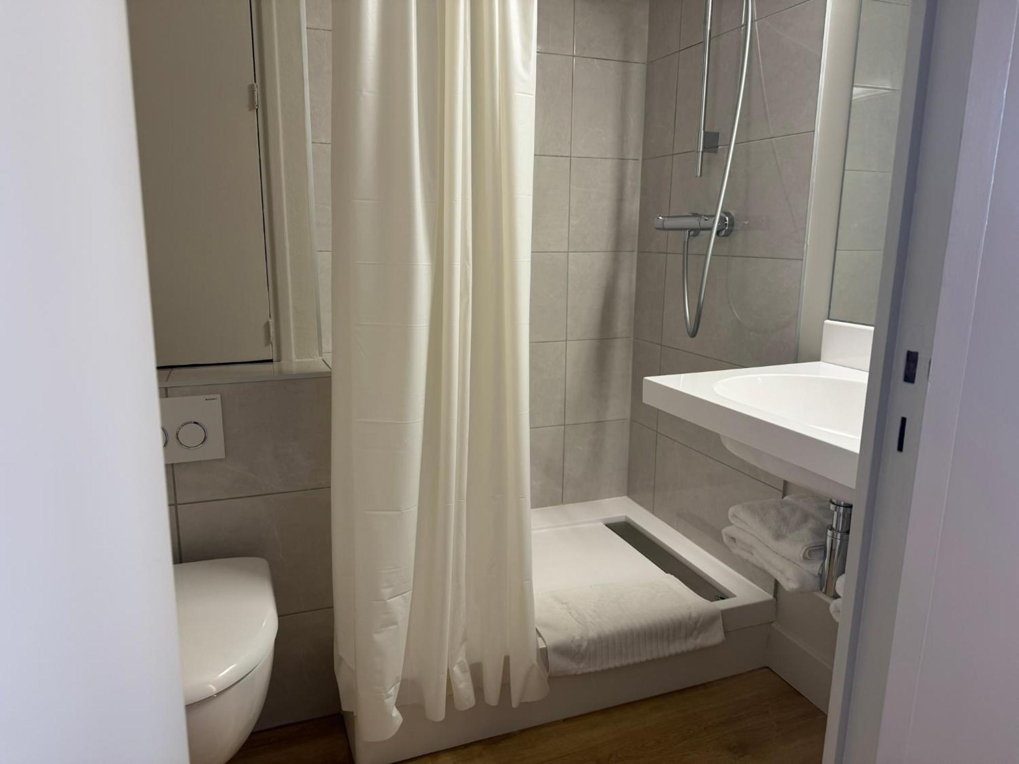 Karaez Hotel - Brithotel Carhaix Ngoại thất bức ảnh