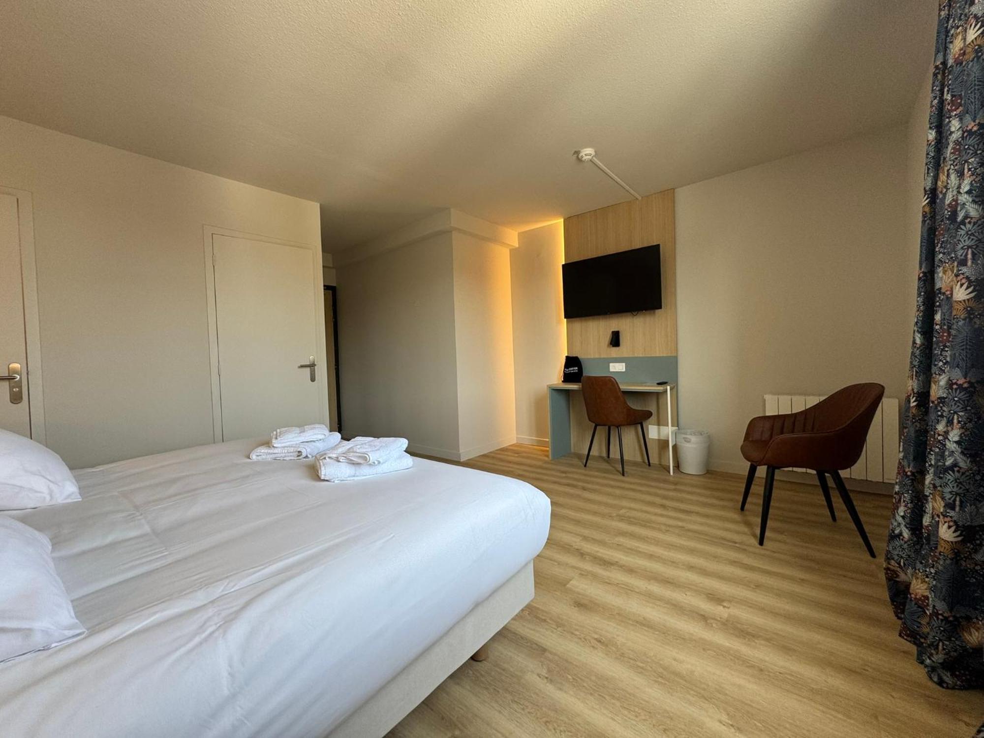 Karaez Hotel - Brithotel Carhaix Ngoại thất bức ảnh