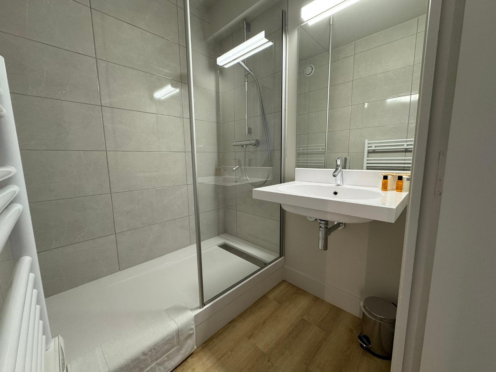 Karaez Hotel - Brithotel Carhaix Ngoại thất bức ảnh